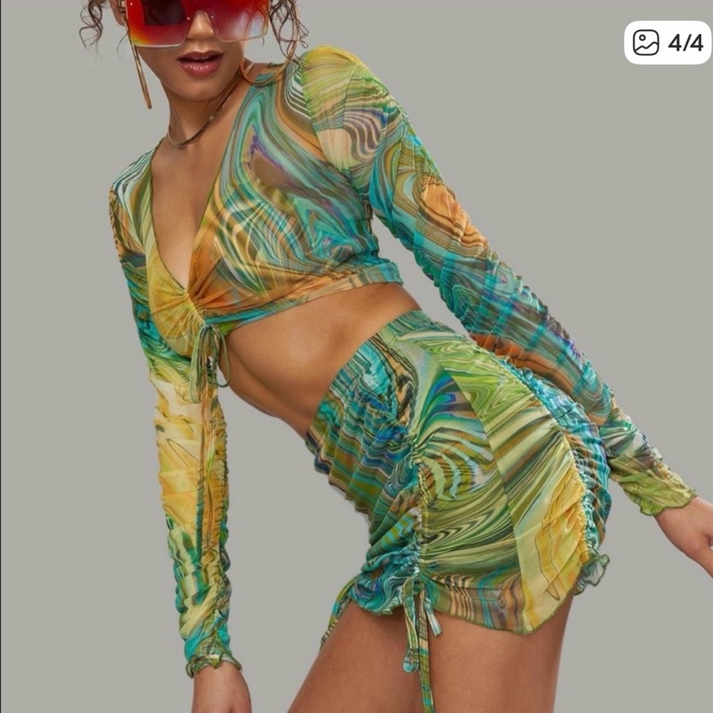 Cropped top and mini skirt mesh set